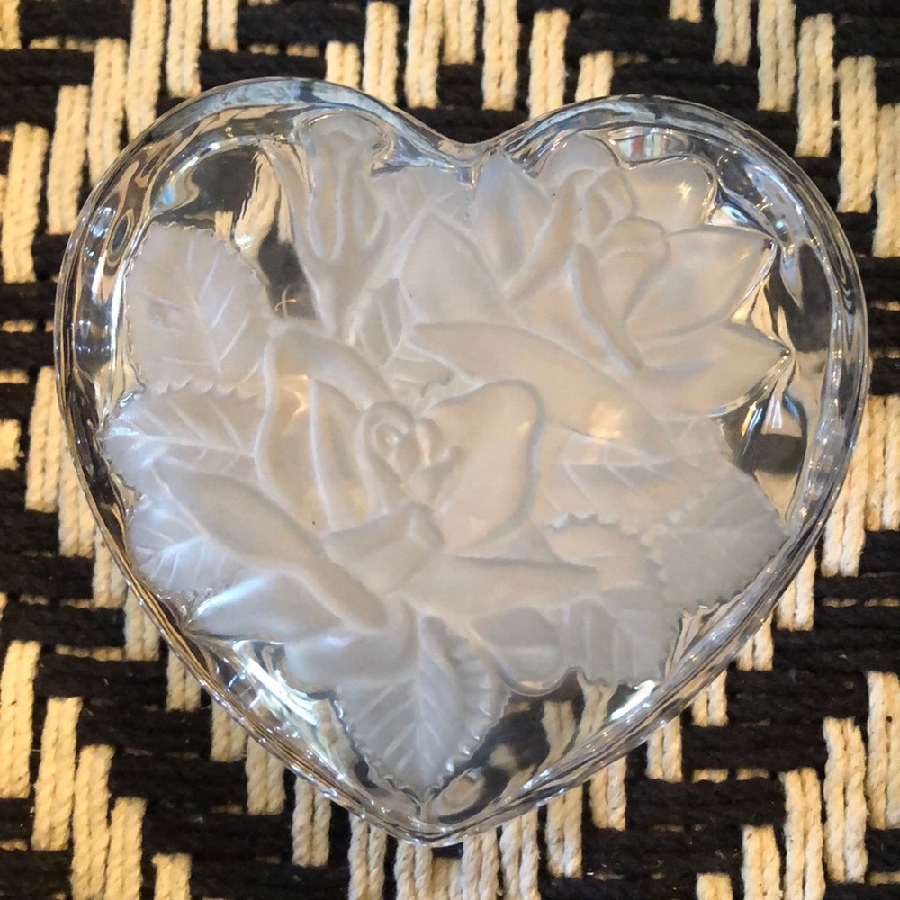 Vintage Studio Nova Crystal Etched Roses Heart Jewelry Trinket Box
